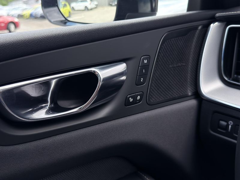 Volvo XC60 T8 AWD POLESTAR engineered - fotka 24 z 52