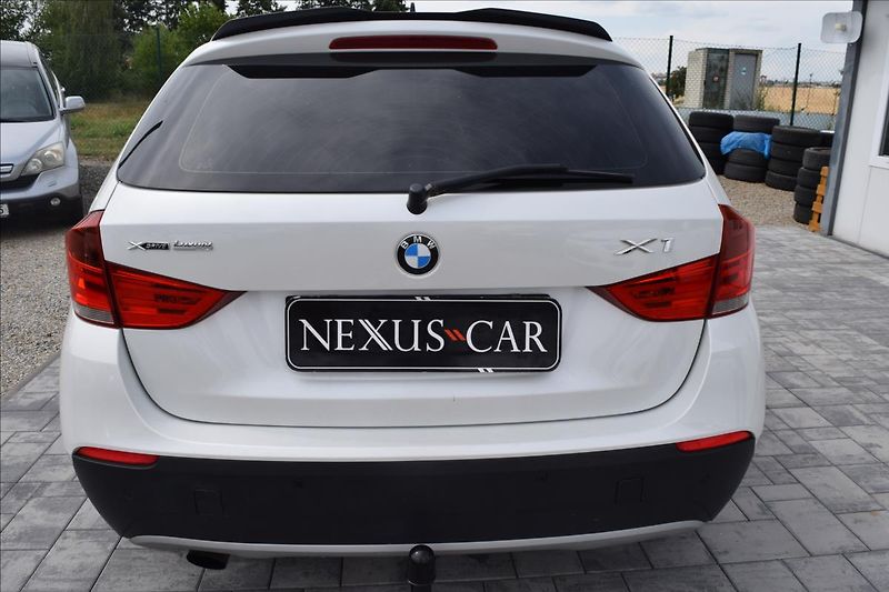 BMW X1 2,0 d 105KW 4X4 TAŽNÉ ALU - fotka 6 z 46