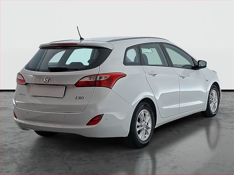 Hyundai i30 (2015) 1.6 MPI, Tempomat - fotka 5 z 17