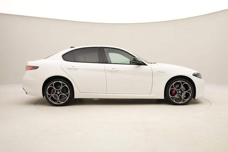 Alfa Romeo Giulia 2.0T VELOCE Q4 AUT  - fotka 13 z 56