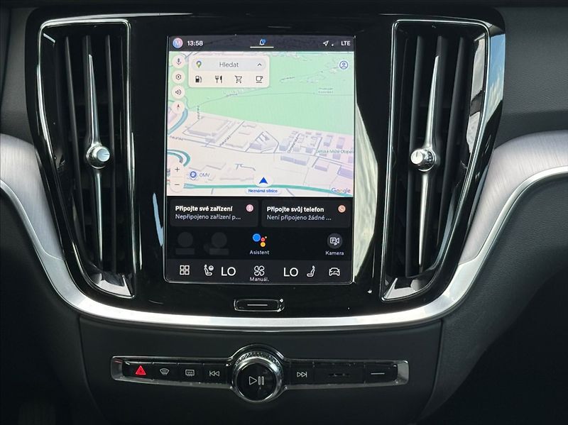 Volvo V60 2,0 I B3 CORE AT 120kW - fotka 9 z 17