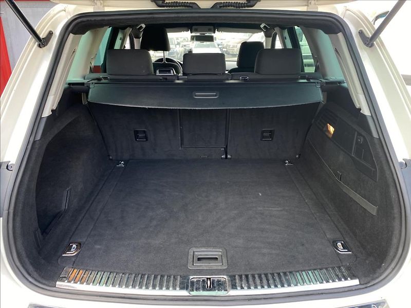 Volkswagen Touareg 3,0 TDI V6 4motion / záruka - fotka 14 z 47