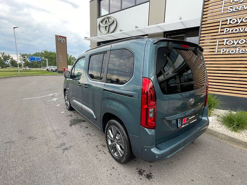 Toyota ProAce City Verso 1.5D Automat Short VIP - fotka 2 z 31
