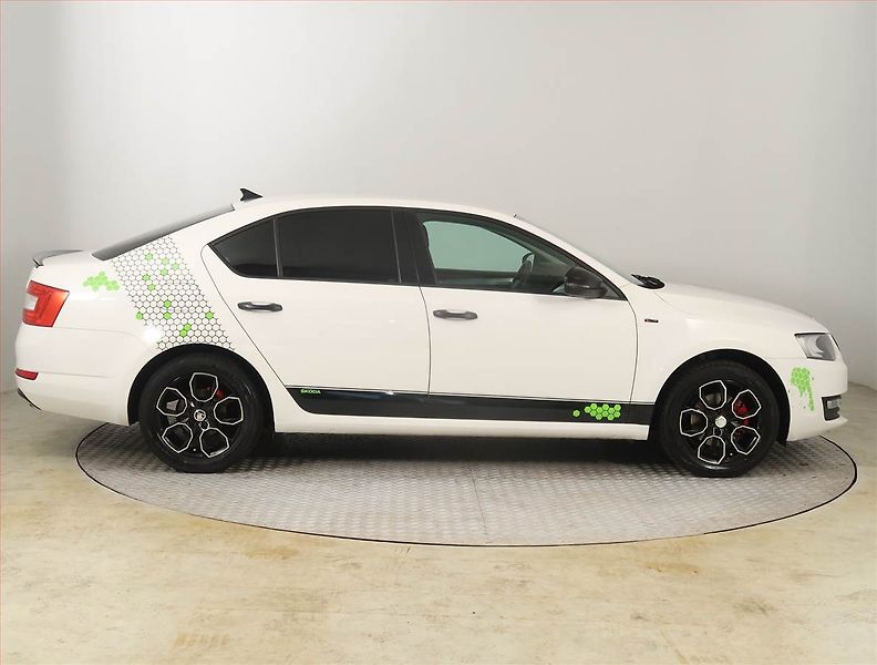 Škoda Octavia (2014) 1.2 TSI, Serv.kniha - fotka 6 z 15