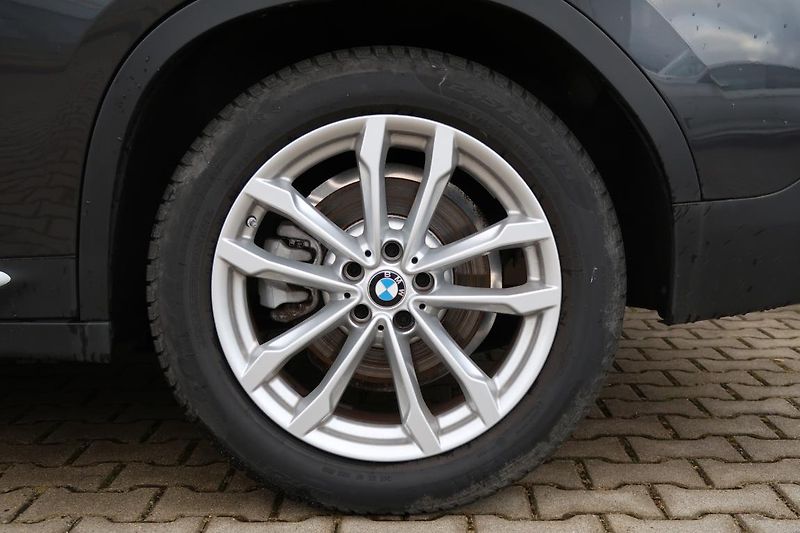 BMW X4 xDrive20d - fotka 15 z 15