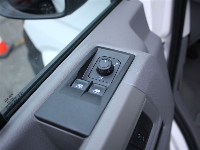 Volkswagen Crafter 2,0 TDi 35 DR  Akční CENA! - fotka 14 z 18