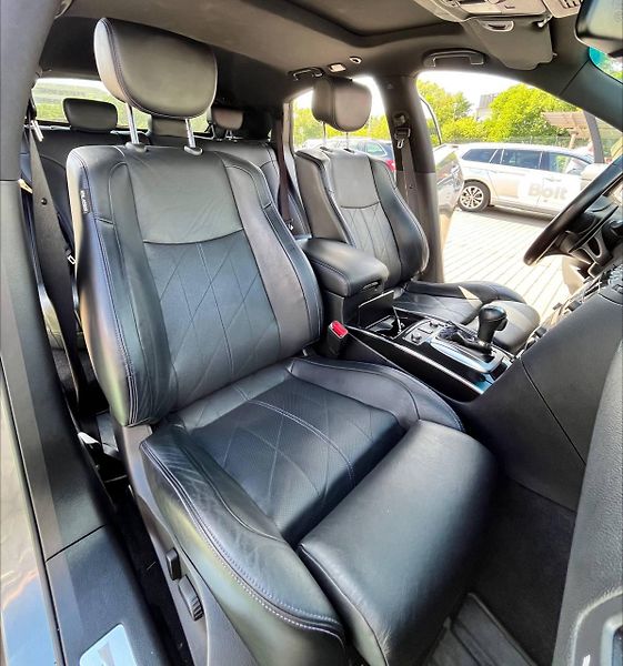 Infiniti QX70 (2015) Prodám velmi zachovalé a pravi - fotka 16 z 28