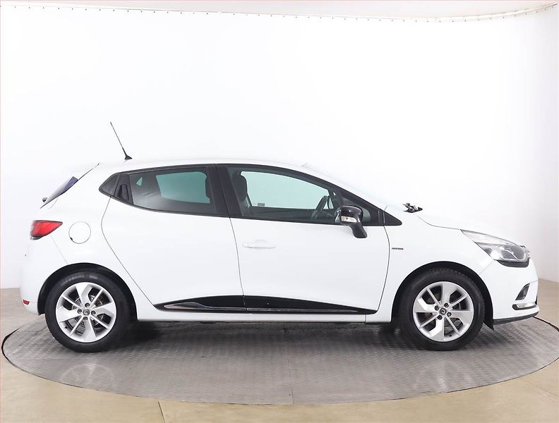 Renault Clio (2017) 1.2 TCe, Navi, Tempomat - fotka 6 z 17
