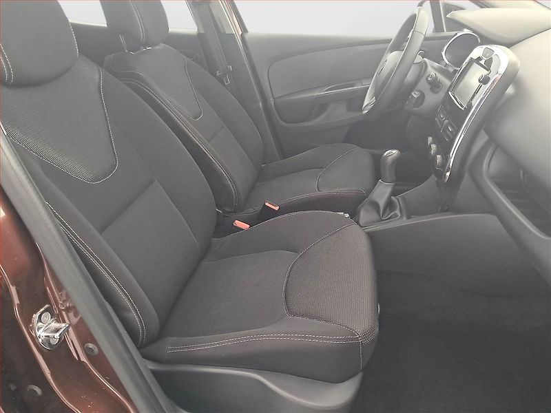 Renault Clio (2015) 1.2 16V, Tempomat - fotka 9 z 17