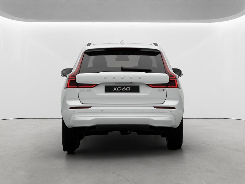 Volvo XC60 (2026) B5 AWD benzin Plus Dark - fotka 4 z 7