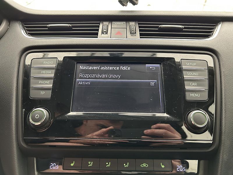 Škoda Octavia 1.2 TSI Elegance plus - fotka 11 z 28