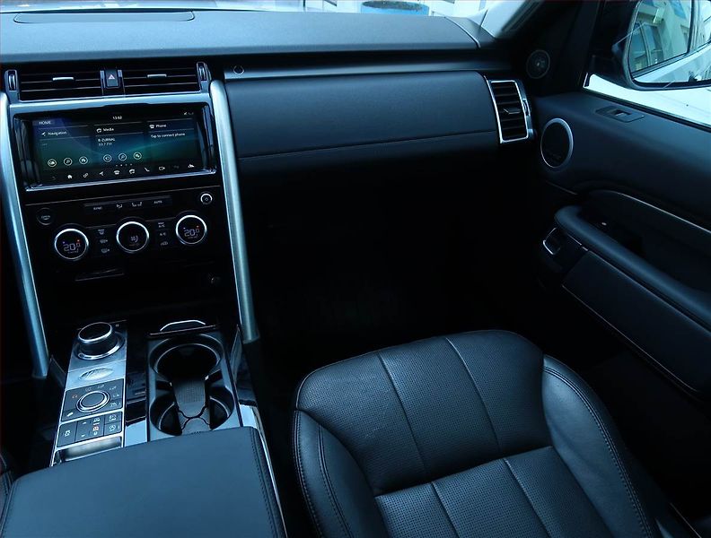 Land Rover Discovery (2018) 3.0 Td6 - fotka 8 z 26