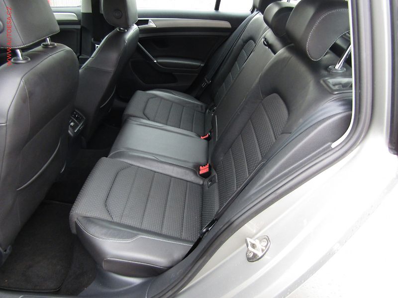 Volkswagen Golf (2015) 1.6TDi, ČR, Comfortline - fotka 10 z 16