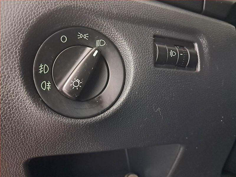 Škoda Fabia (2008) Style 1.6 16V, nová STK, Tažné - fotka 16 z 17
