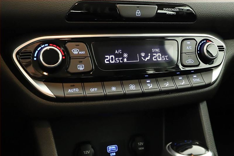 Hyundai i30 (2023) 1.5 T-GDI, Automat, ČR,1.maj - fotka 18 z 22