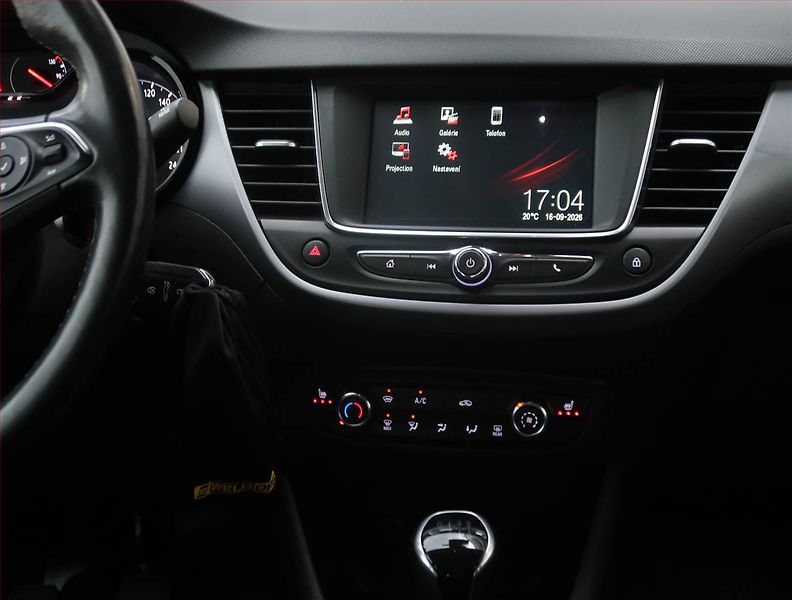 Opel Crossland X (2022) 1.2 Turbo, ČR,1.maj - fotka 12 z 17