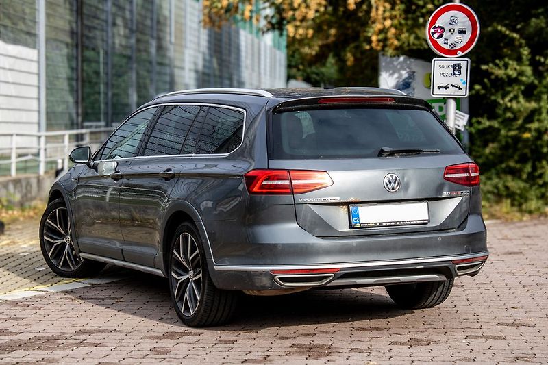 Volkswagen Passat - fotka 6 z 31