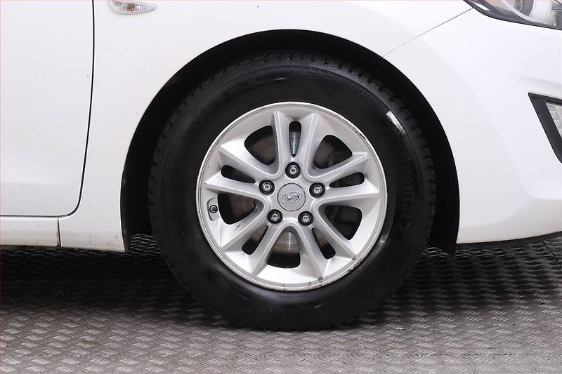 Hyundai i30 (2016) 1.6 MPI, Tempomat - fotka 14 z 17
