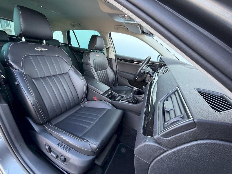Škoda Superb (2022) 2.0 TDI 147kW L&K DSG 4x4 - fotka 29 z 35
