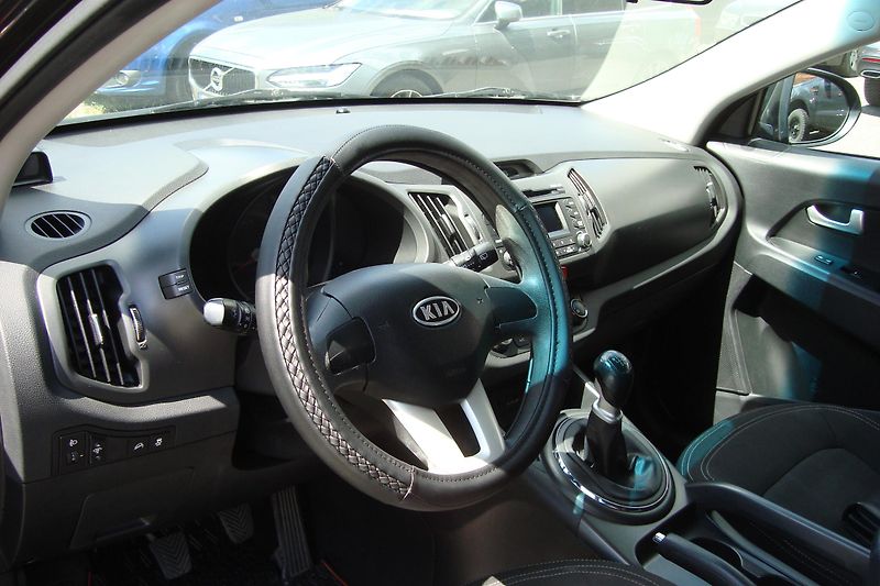 Kia Sportage (2010) 1.6 GDi, 99 kW,ČR,Servisní kn. - fotka 28 z 67