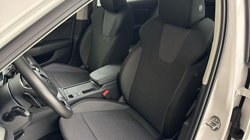 Škoda Octavia 2.0 TDI DSG Ambition - fotka 15 z 24
