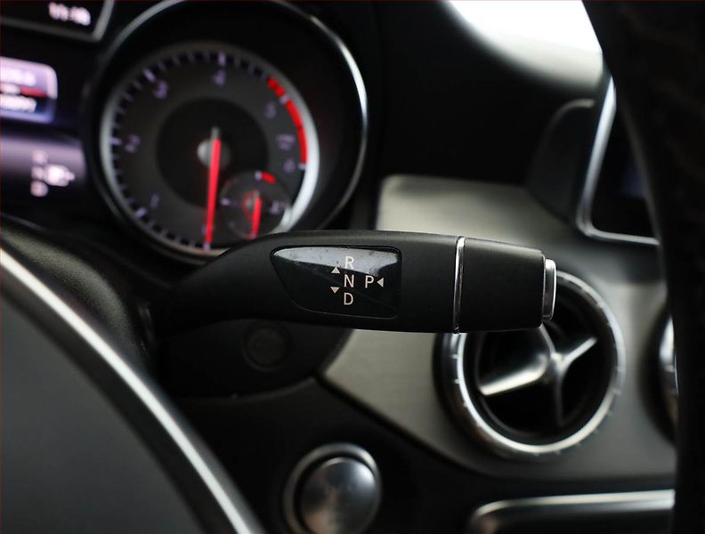 Mercedes-Benz CLA (2016) AMG Paket 220 CDI, Automat - fotka 15 z 19