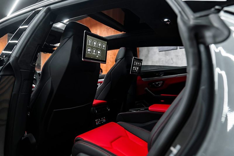 Lamborghini Urus 4.0 V8, B&O, Pano, Masáže, Noč - fotka 28 z 36