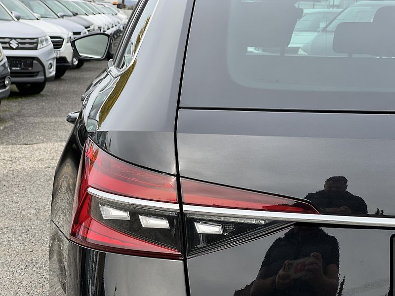 Škoda Superb L&K 2.0TDi 110kw ČR 1.MAJ. DPH - fotka 53 z 55