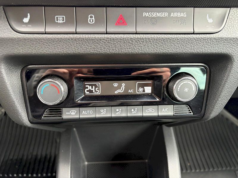Škoda Fabia (2022) Combi 1.0 TSI / 70kW / BLACK T - fotka 17 z 26