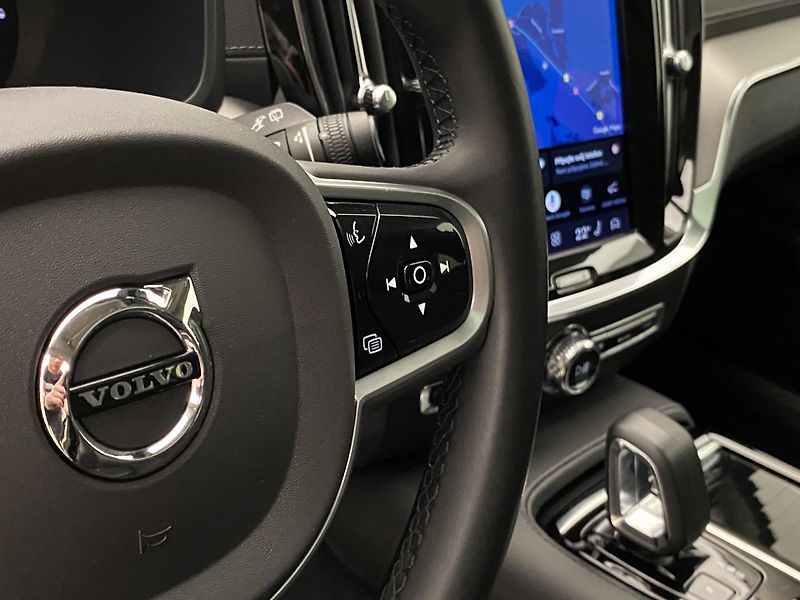 Volvo V60 T6 RECHARGE BRIGHT REZERVACE - fotka 21 z 65