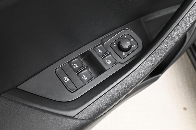 Škoda Karoq 2,0 TDI 85kW DSG Business Záru - fotka 25 z 31