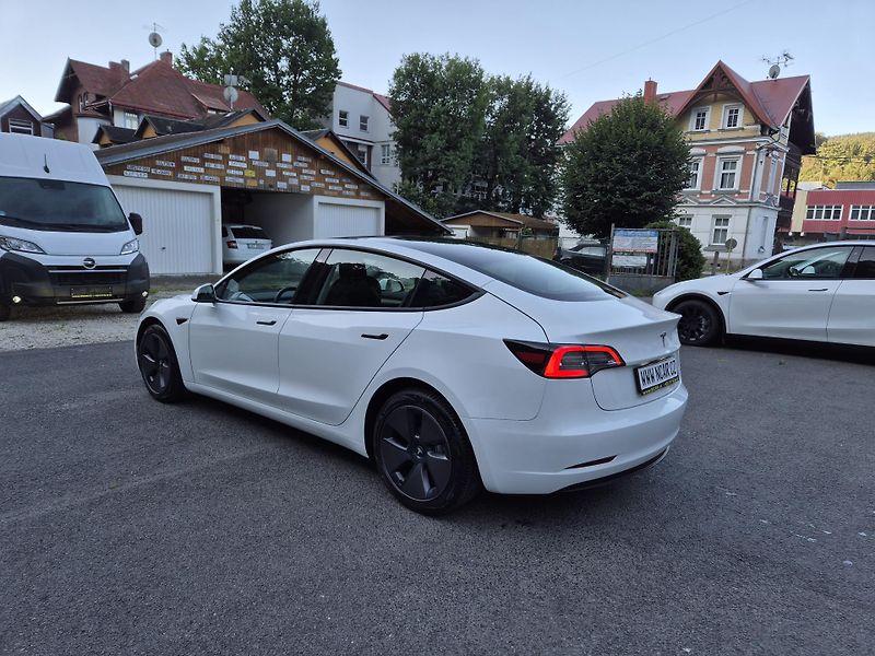 Tesla Model 3 STANDART RANGE 239w SOH 96,5% - fotka 4 z 48