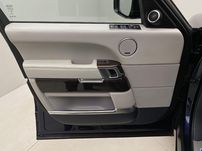 Land Rover Range Rover 4.4 SDV8 AUTOBIOGRAPHY AWD CZ - fotka 7 z 56