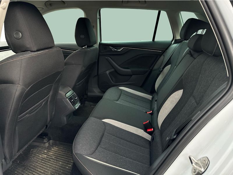 Škoda Kamiq 1.0TSI 7DSG TopSelection 85kW - fotka 12 z 18
