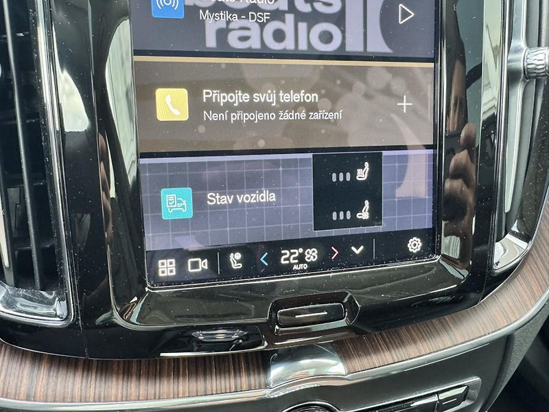 Volvo XC60 T8 AWD ULTIMATE // REZERVACE - fotka 39 z 45