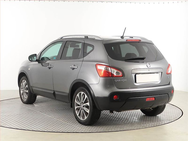 Nissan Qashqai (2013) 1.6 dCi, 4X4, Navi, Xenony - fotka 4 z 17