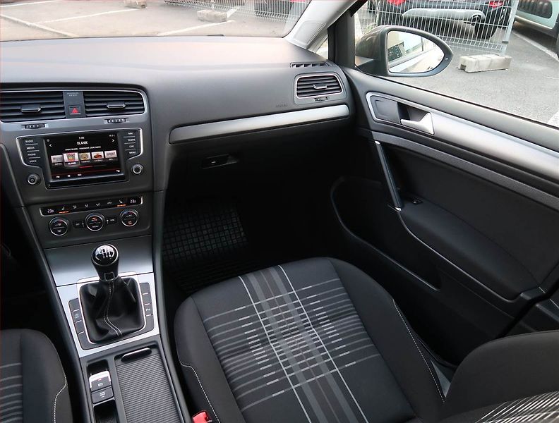 Volkswagen Golf (2016) Comfortline 2.0 TDI, Navi - fotka 8 z 19