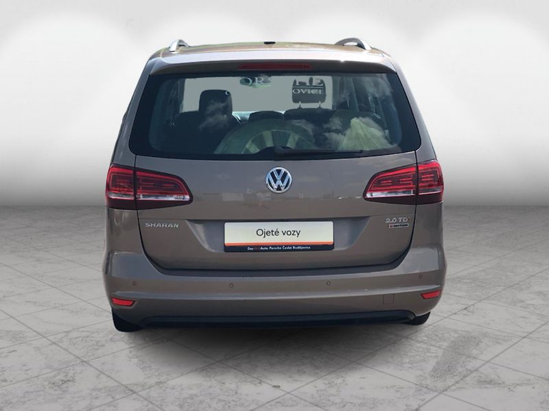 Volkswagen Sharan 2,0 TDI DSG 4motion Highline - fotka 9 z 29