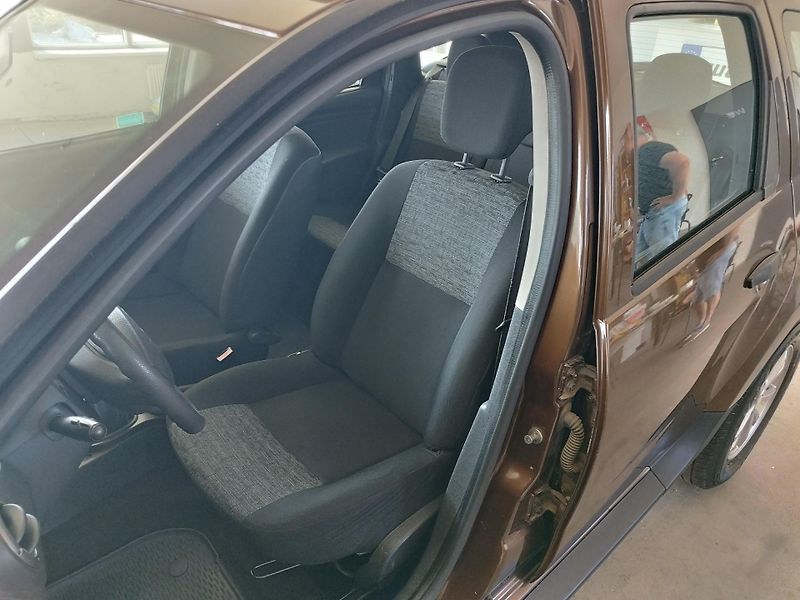 Dacia Duster (2012) 1,6I,77KW,KLIMA,ALU,KOUP.V ČR - fotka 16 z 22