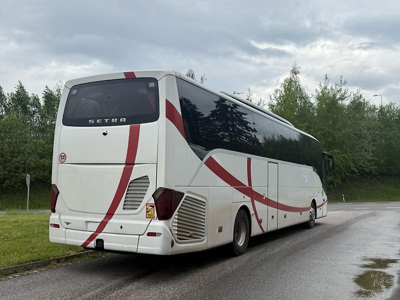 Setra (2015) S516HD TOP VÝBAVA + 980l - fotka 4 z 20