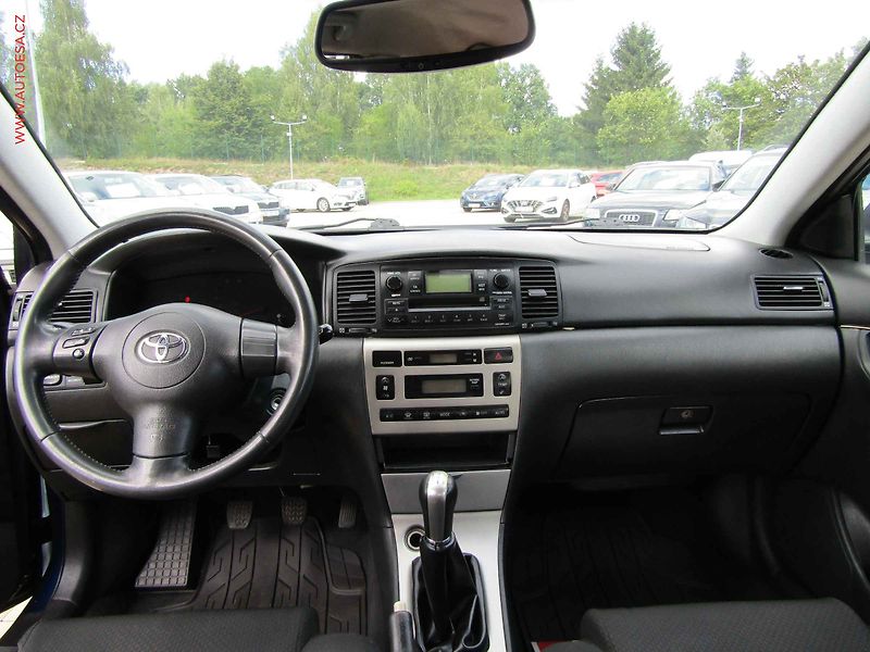 Toyota Corolla (2006) 2.0 D-4D, AC, park.čidla - fotka 10 z 18
