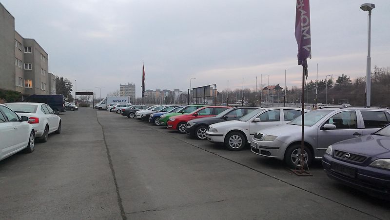 Mercedes-Benz Třídy E E350 CDI BlueEFFICIENCY 4Matic - fotka 25 z 45