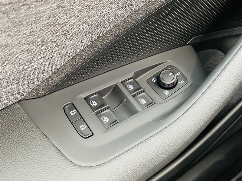 Škoda Superb 2,0 TDI 110kW DSG Selection - fotka 20 z 29