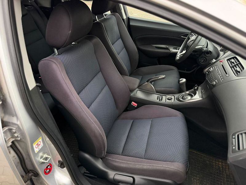 Honda Civic 1.4i Comfort 100 MAN6 - fotka 9 z 26