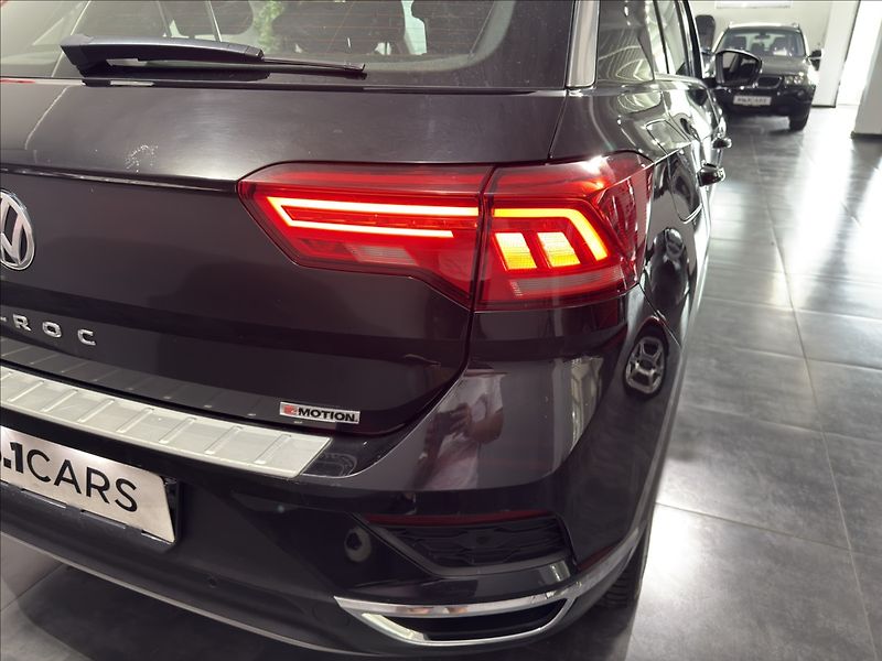 Volkswagen T-Roc 2,0   TDI 4MOTION ACC LED - fotka 23 z 26