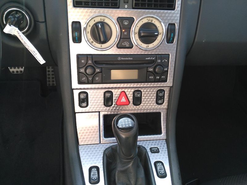 Mercedes-Benz SLK 200 Kompressor manuál - fotka 16 z 28