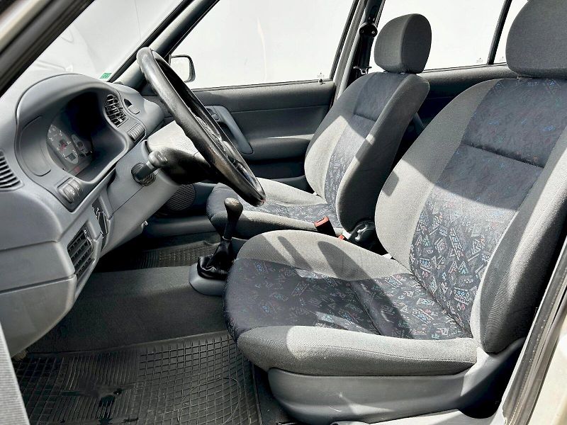 Škoda Felicia (1997) 1.3 MPi 50kW LXI - fotka 15 z 23