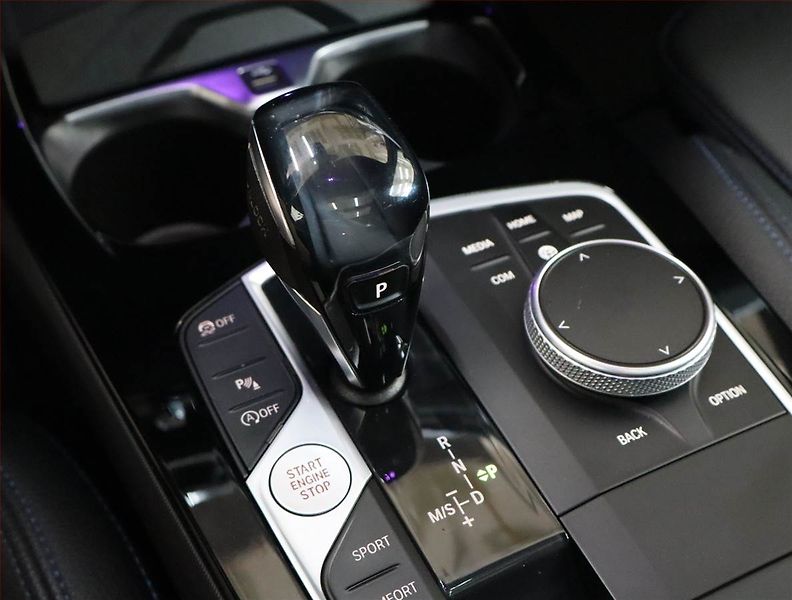 BMW Řada 2 (2021) Sport Line 218d, Automat - fotka 13 z 20