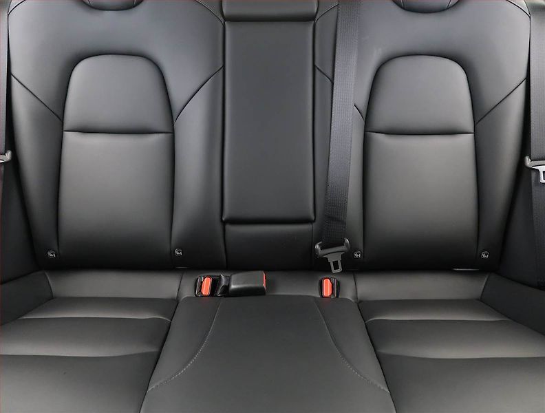 Tesla Model 3 (2023) Standard Range 60kWh, SoH 95% - fotka 10 z 33