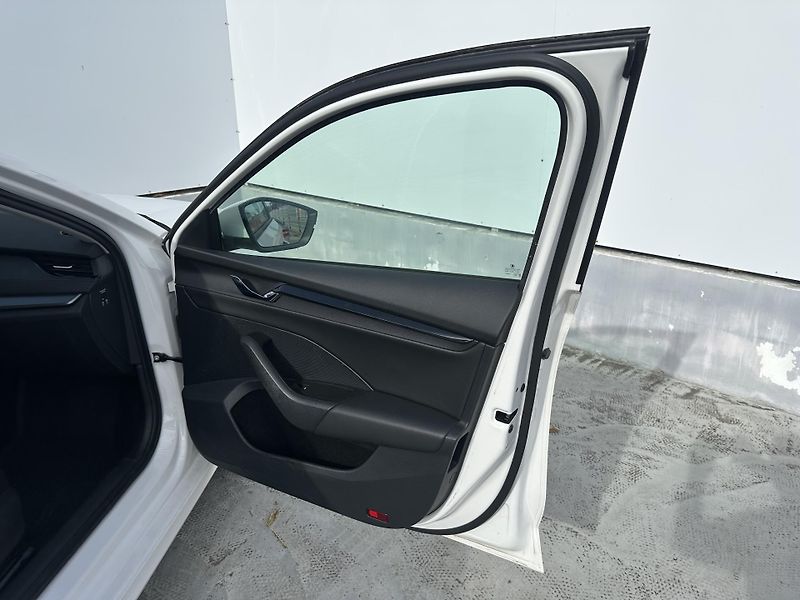 Škoda Octavia (2021) 1.5TSI, ser.knížka, ČR - fotka 13 z 26